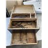 Image 2 : VINTAGE TOOLBOX WITH TOOLS