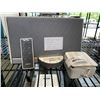 Image 1 : BOSE SOUND DOCK WITH POWER ADAPTOR AND REMOTE, AND LEATHER KIDS BACKPACK
