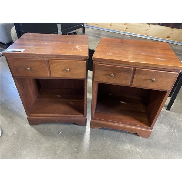 PAIR OF ONE DRAWER NIGHTSTANDS