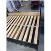 Image 2 : MODERN QUEEN SIZE BED FRAME