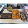 Image 1 : ASSORTED DECOR ITEMS