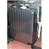 Image 1 : NEW SINDERMORE 29" GREY ALUMINUM LARGE LUGGAGE