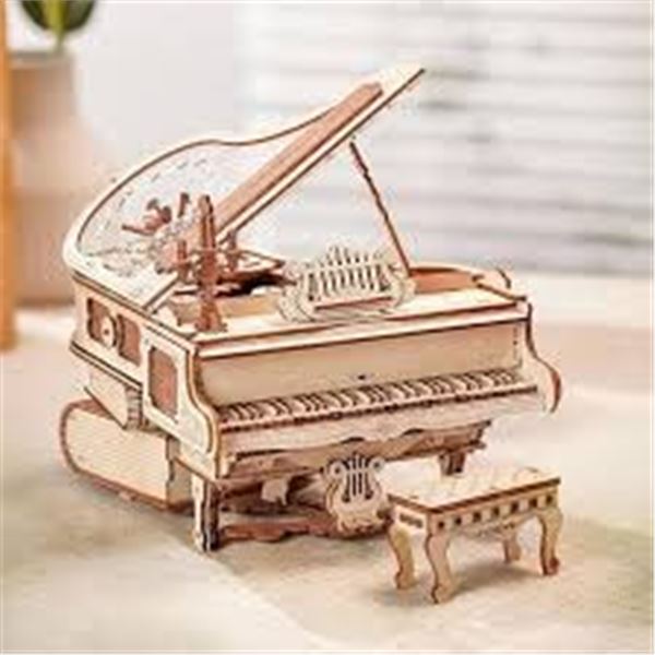 NEW WITH BOX MECHANICAL MUSIC BOX MAGIC PIANO