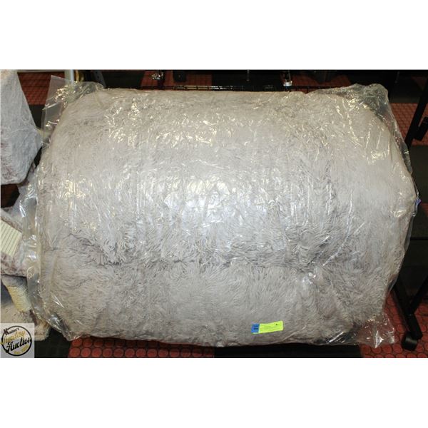 NEW LARGE DUSTY GREY FLUFFY DOG BED