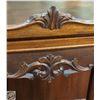 Image 2 : ANTIQUE CLAW FOOT SCALLOPED CURIO CABINET H-75"