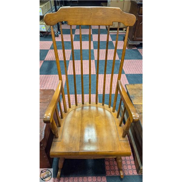 ROCKING CHAIR
