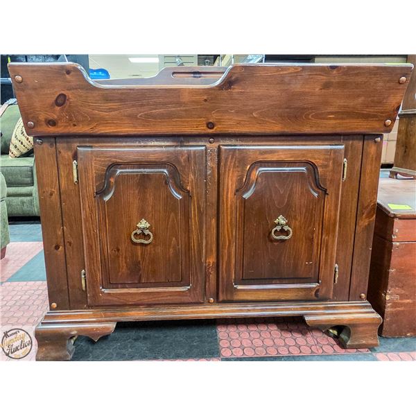 VINTAGE DRY SINK H-38" W-20" L-40"