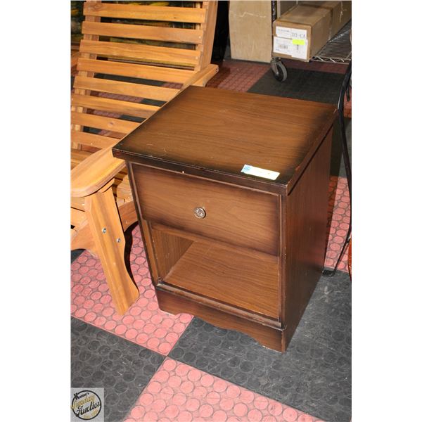COMPACT WOOD NIGHT STAND