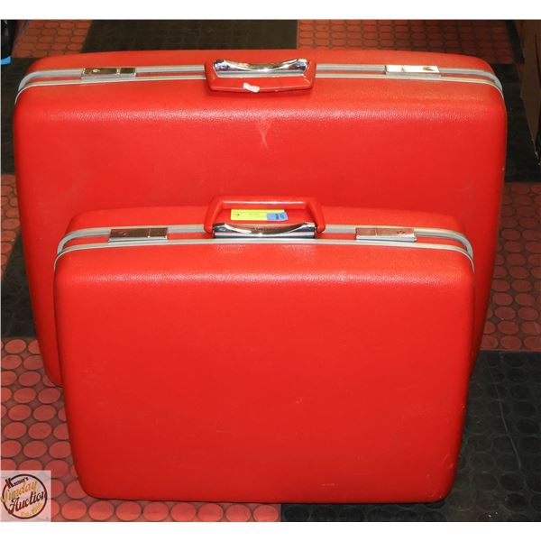 2 VINTAGE SAMSONITE SUITCASES