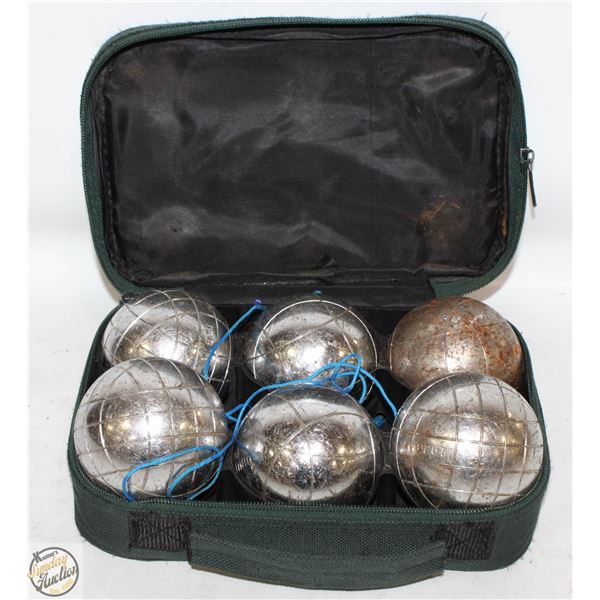 BOULES METAL BALLS IN GREEN CANVAS ZIPPER POUCH