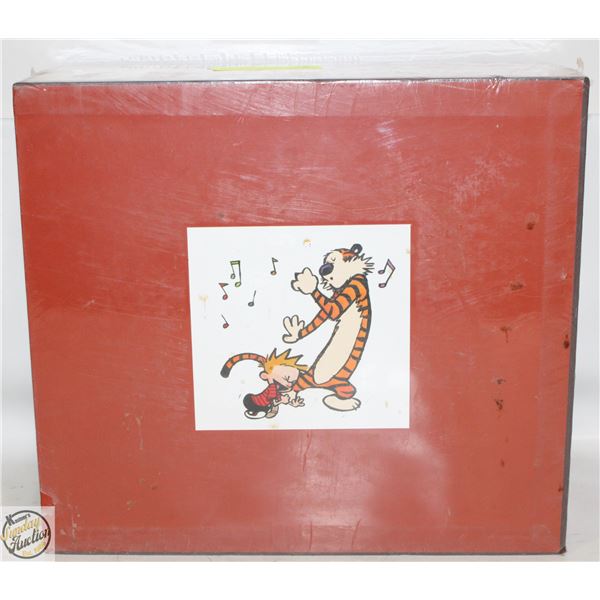 CALVIN & HOBBS BOX SET-NEW
