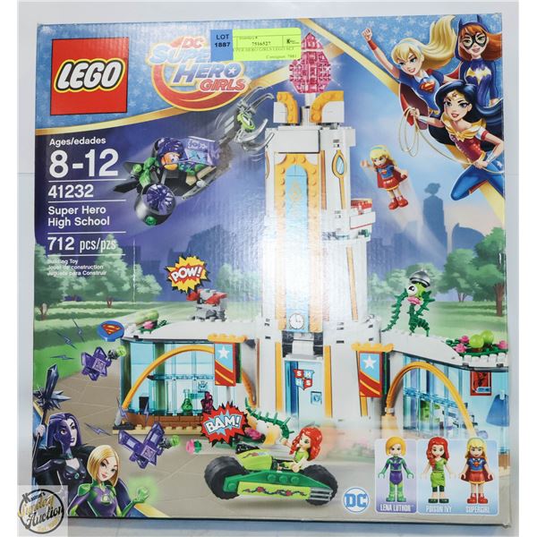 DC SUPER HERO GIRLS LEGO SET