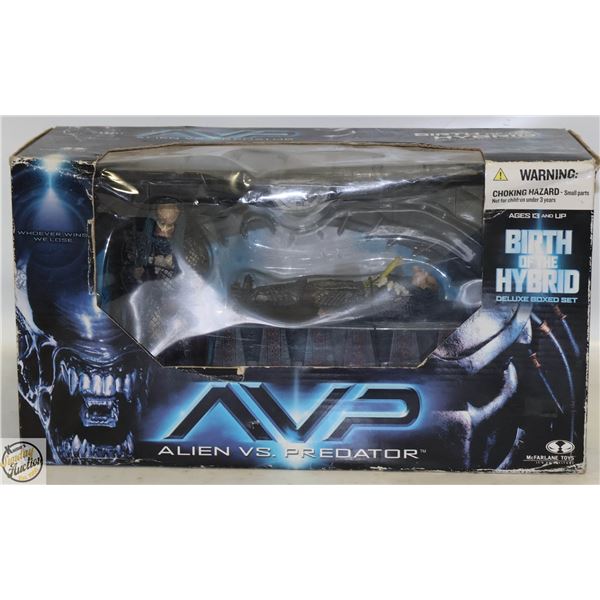 ALIEN VS PREDATOR BIRTH OF THE HYBRID FIGURES