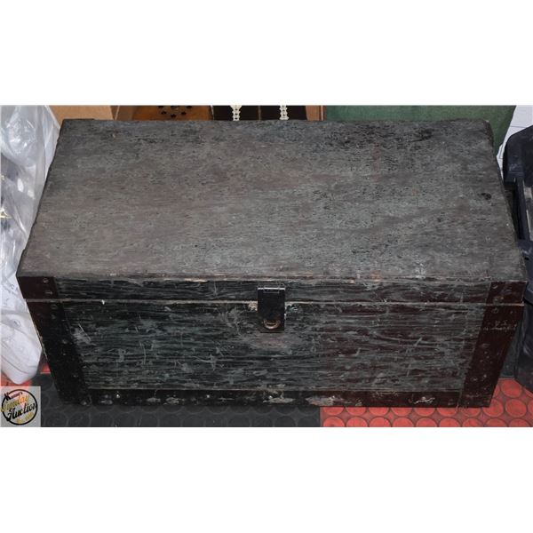 HEAVY DUTY WOOD TOOL CHEST