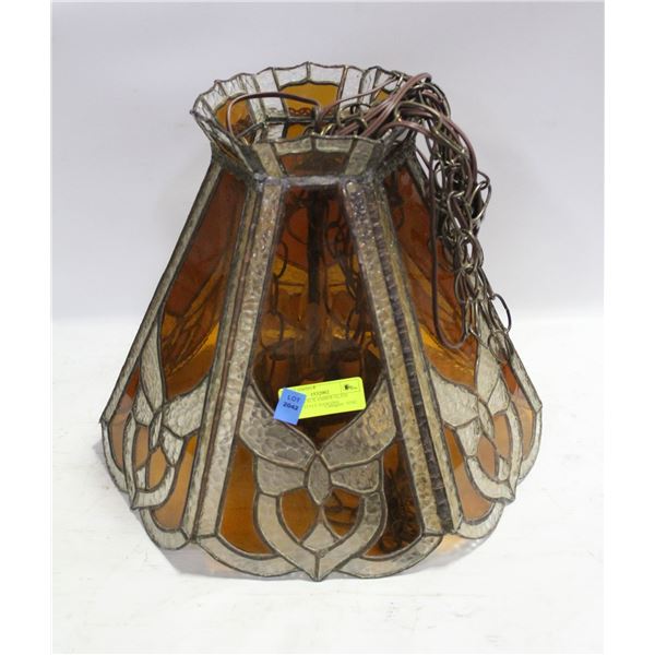 VINTAGE FAUX AMBER GLASS TIFFANY STYLE HANGING