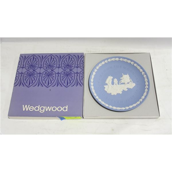 VINTAGE WEDGWOOD PLATE APOLLO ELEVEN MAN ON THE