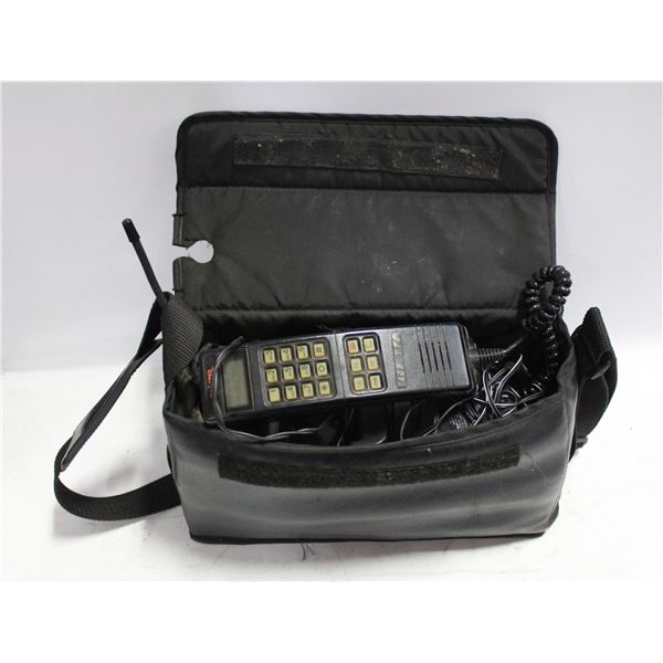 VINTAGE MOTOROLA PORTABLE CELLULAR BAG PHONE