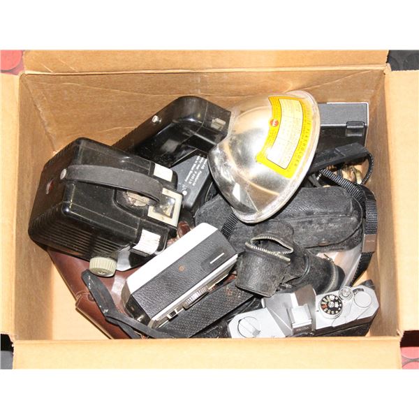 BOX LOT OF VINTAGE CAMERAS AND ACCESSORIES