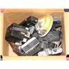 Image 1 : BOX LOT OF VINTAGE CAMERAS AND ACCESSORIES