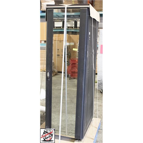 MIRRORED FRONT NETWORK CONTAINER