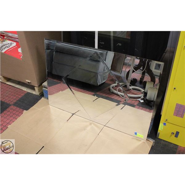 CUSTOM PLATE GLASS SHOWHOME MIRROR 24" X 36"