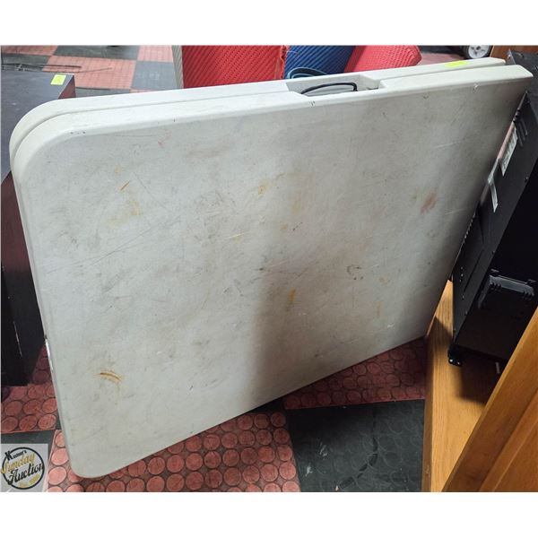 6 FOOT FOLDING TABLE