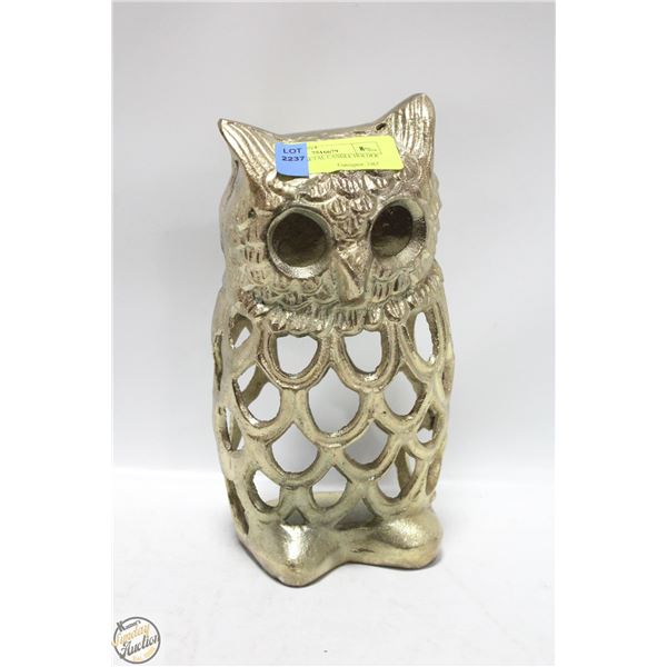 VINTAGE METAL CANDLE HOLDER