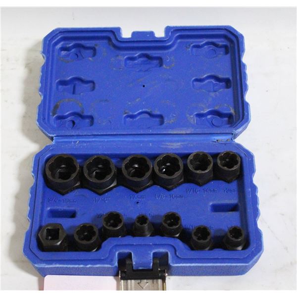 13 PIECE SOCKET SET