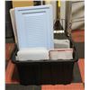 Image 1 : BUNDLE OF STORAGE TOTES/BASKETS