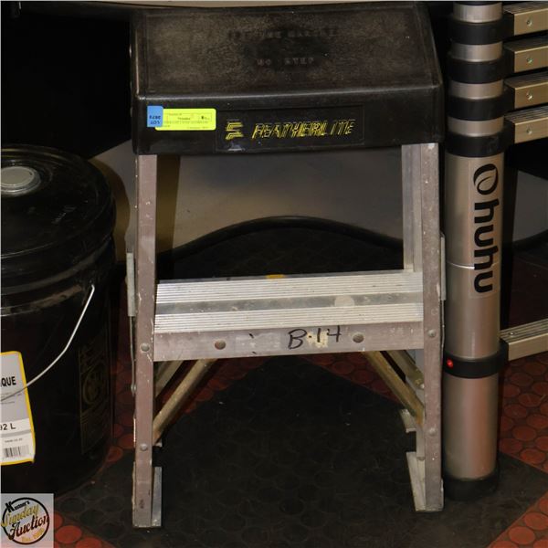 FEATHER-LITE 2 STEP ALUMINUM LADDER