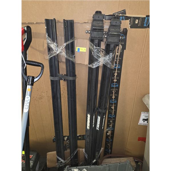 LOT OF 4 THULE BIKE STANDS WITH KEY