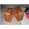 Image 2 : TWO SOLID WOOD FURNITURE PIECES
