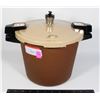 Image 1 : PRESTO CHICKEN FRYER LOW PRESSURE FRYER