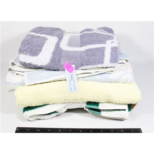 LOT OF 6 SMALL TOWELS