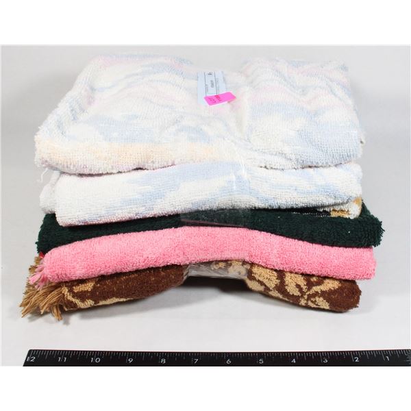 LOT OF 6 SMALL TOWELS