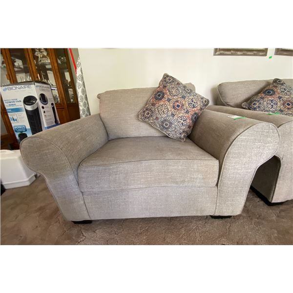 Sofa /Oversized Accent Chair C