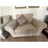 Image 1 : Sofa / Oversized Accent Chair C