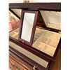 Image 8 : Mirror and Jewelry Boxes A