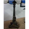 Image 3 : Cast Claw Foot w/Leaded Glass Shade Lamp