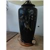 Image 3 : Oriental Base w/Reversed Painted Kinkaid Floral Lamp