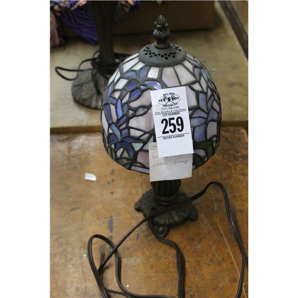 Small Brass Lamp w/Tiffany Style Floral Leaded Glass Shade