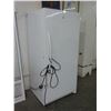 Image 2 : Frigidaire White Upright Freezer