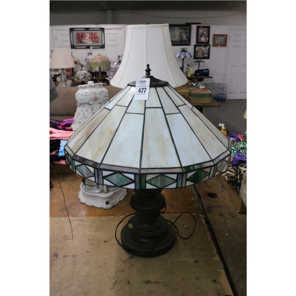 Bronze Style Lallmp w/Leaded Glass Shade