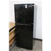 Image 1 : Magic Chef Black Mid Size Ref/Freezer