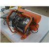 Image 2 : Ridgid Twin Cylinder Portable 150 PSI Air Compressor