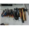 Image 1 : Pliers, Hammers, Work Light