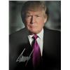 Image 1 : US President Donald Trump signed photo
