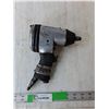 Image 1 : Campbell Hausfeld Air Impact Wrench, Consigner States Working