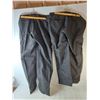 Image 2 : (2) Men's Helly Henson Pants- W38/L30, W38/L32