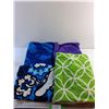Image 1 : (4) Bathroom Towels